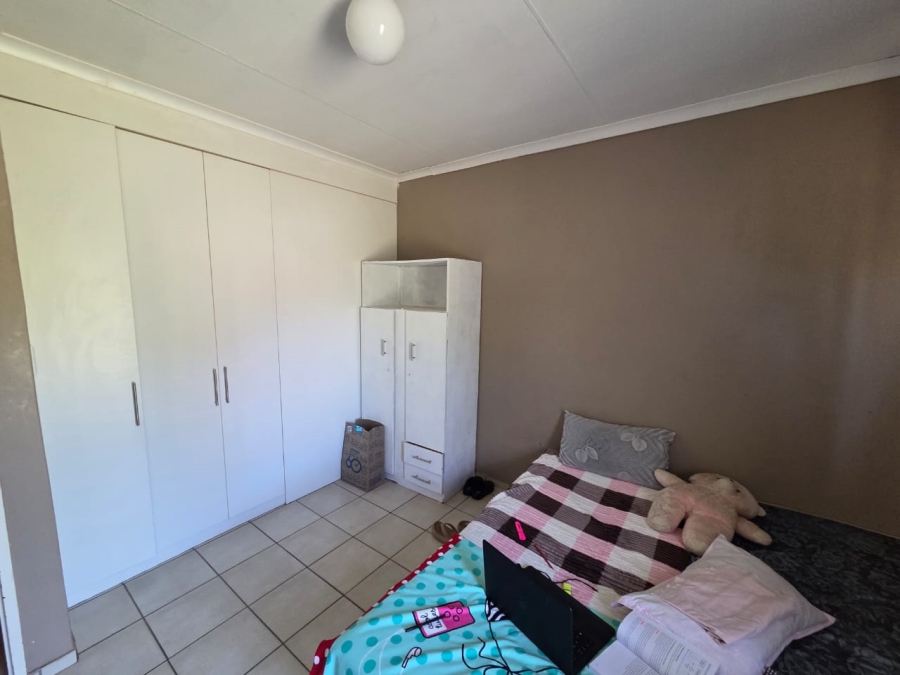 8 Bedroom Property for Sale in Brandwag Free State